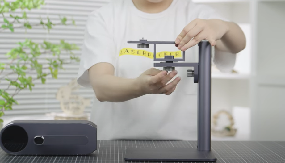 align the riser accessory with the connecting bolt of electric stand